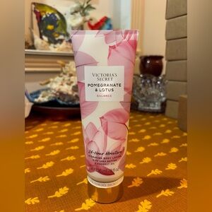 (Inventory 30) Victoria's Secret Pink Pomegranate & Lotus Lotion